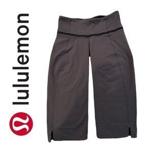 lululemon Athletica Gray and Black Crop Leggings -‎ Size 6
